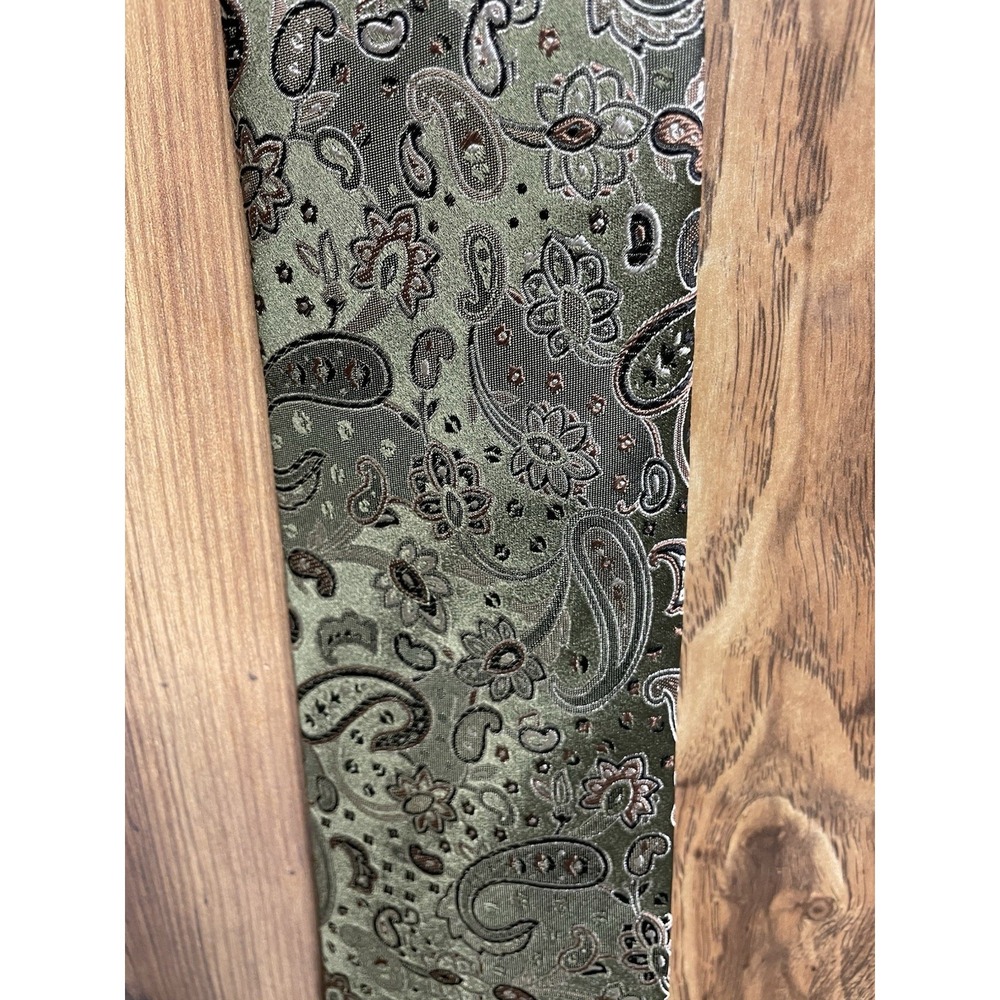 Geoffrey Beene Silk Tie Green Brwn Paisley Mens Handmade Classic Preppy Designer